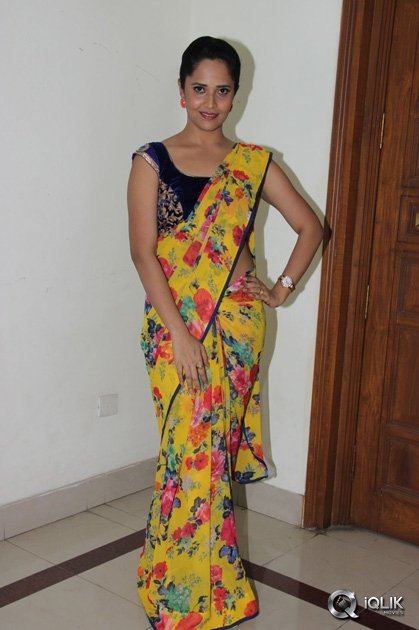 Anasuya-at-Srimanthudu-Movie-Thank-You-Function